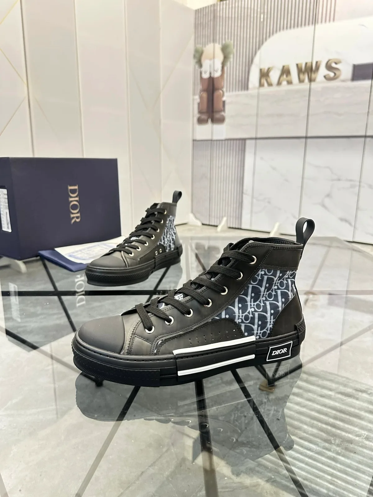 Dior B23