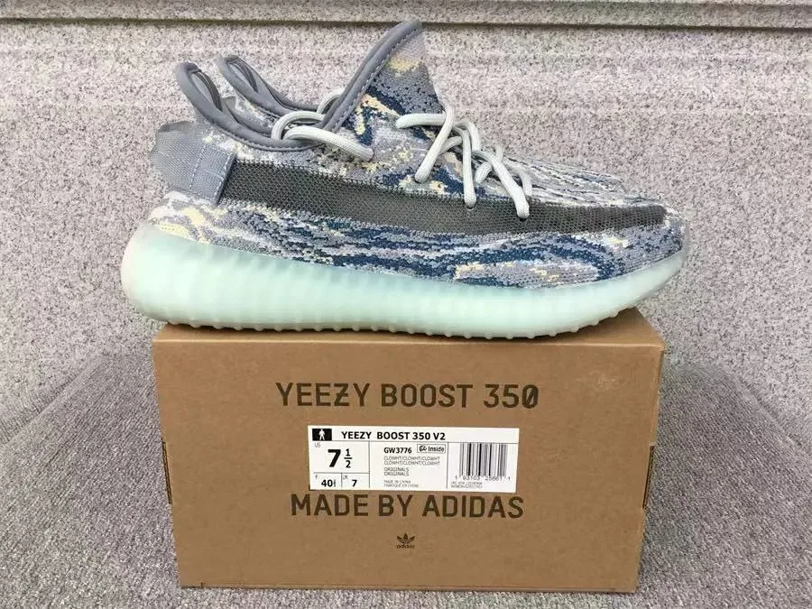Lots of Yeezy 350s v2