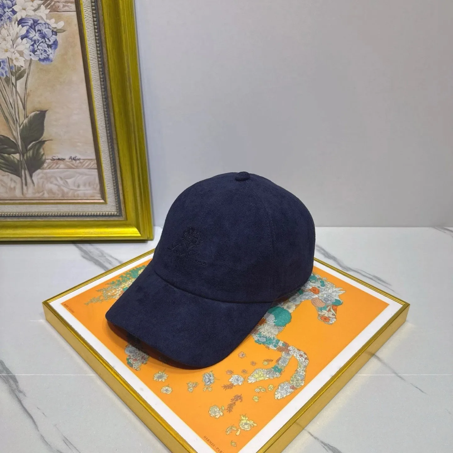 Loro Ana Cap