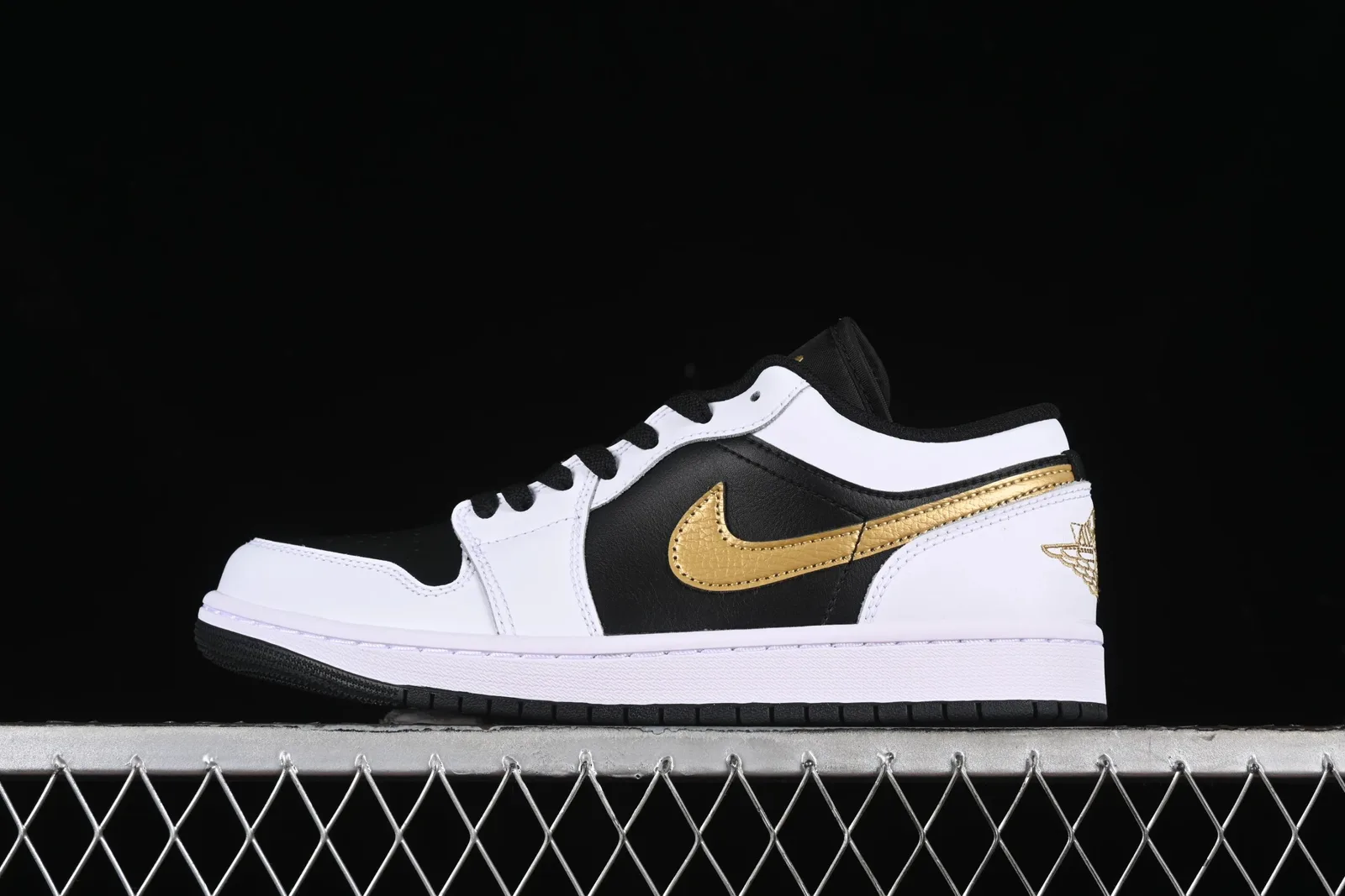 Air Jordan 1 low