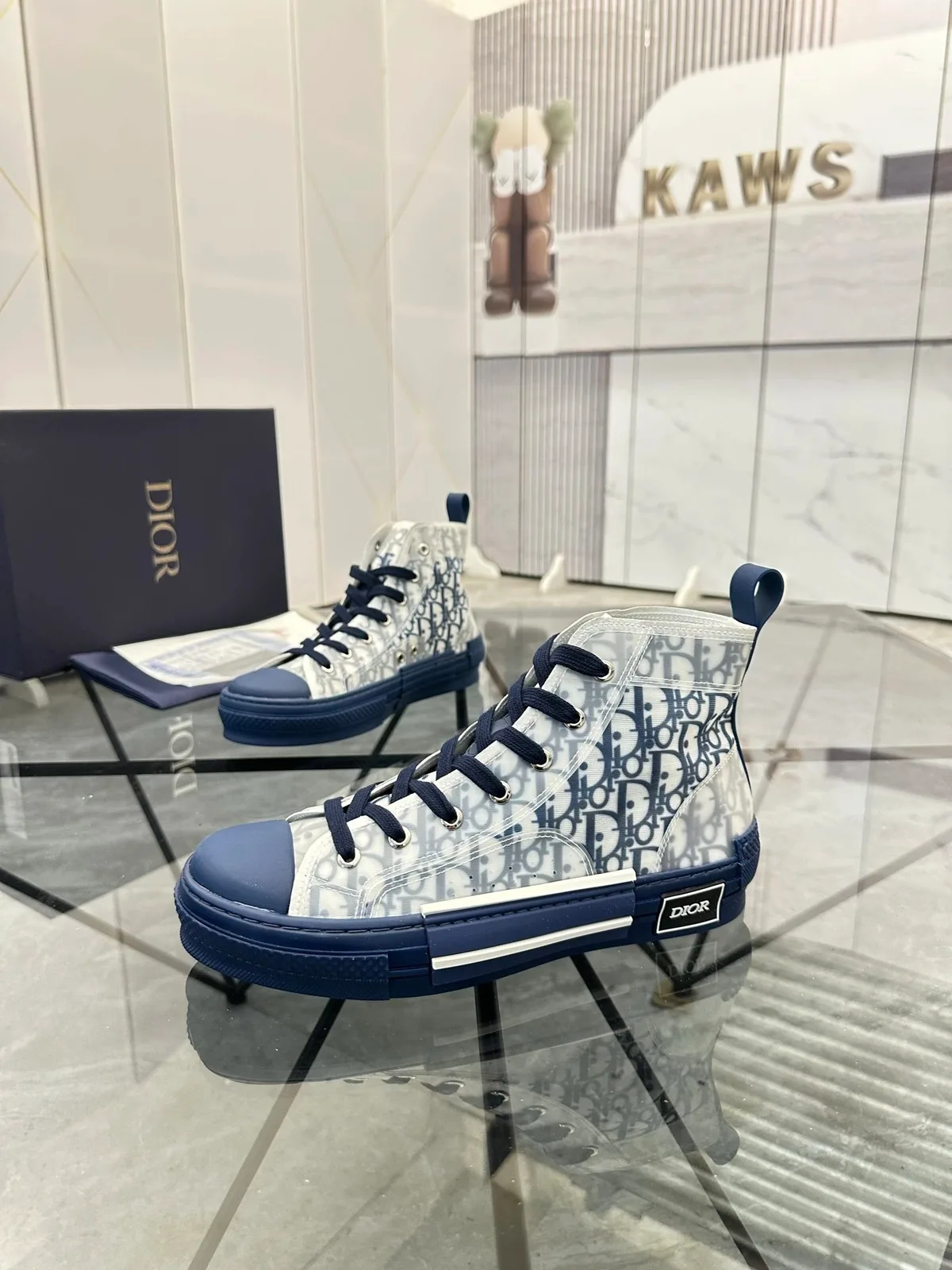 Dior B23