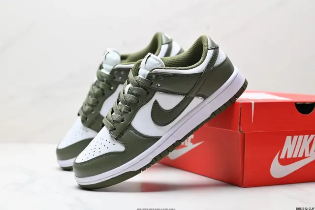 Nike SB Dunk Low Top M-Batch (27 Colours)
