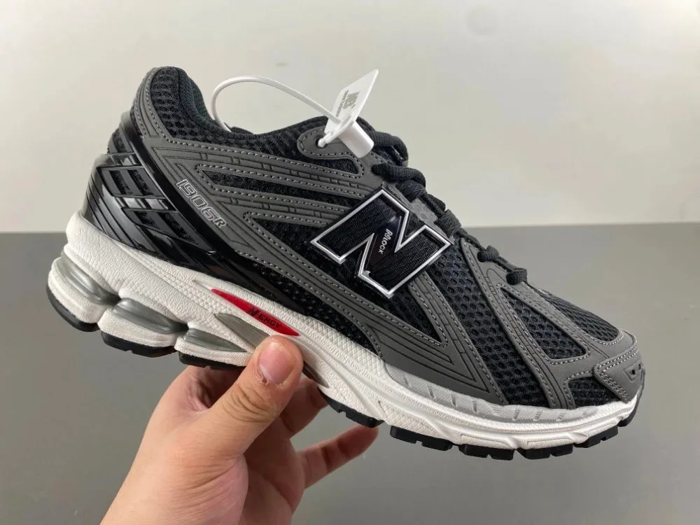 New Balance 1906